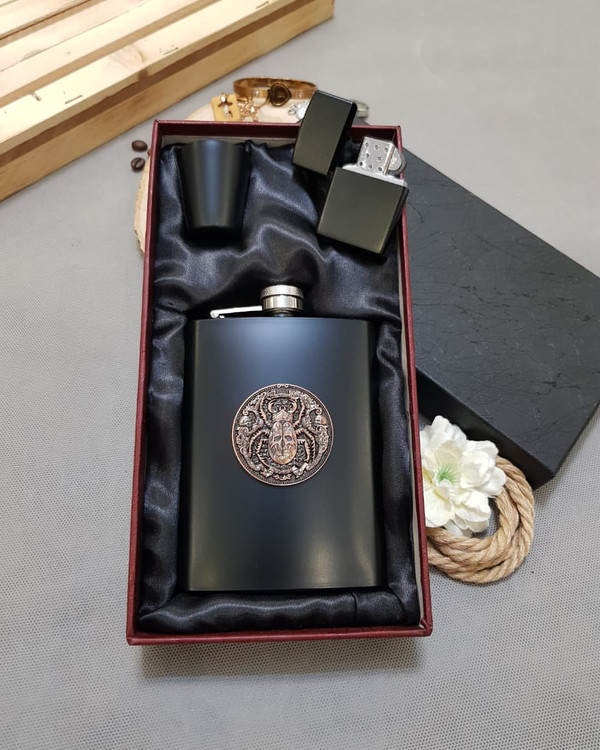 ست بطری جیبی فندکدار چرم مشکی اسپایدرمن