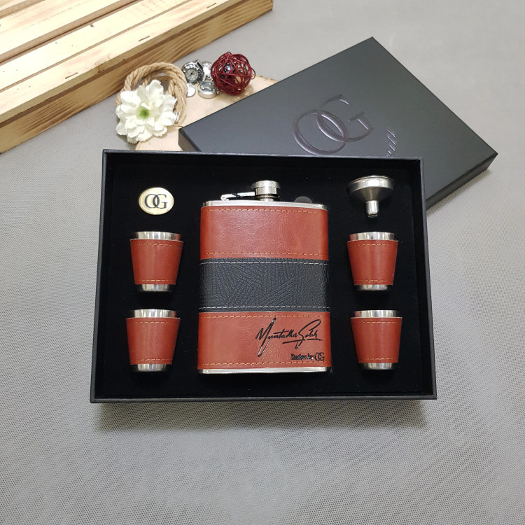 بطری جیبی چرم