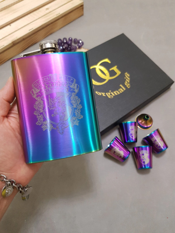 بطری جیبی هولوگرامی با طراحی بلیدز ولف