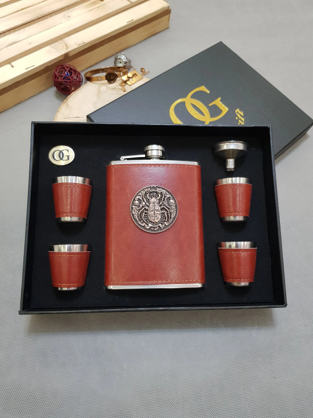 بطری جیبی چرم پلاک دار اسپایدر