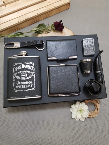 ست کامل چرم مشکی مات جک دنیلز با فندک و پیپ و جای سیگار وجای کارت