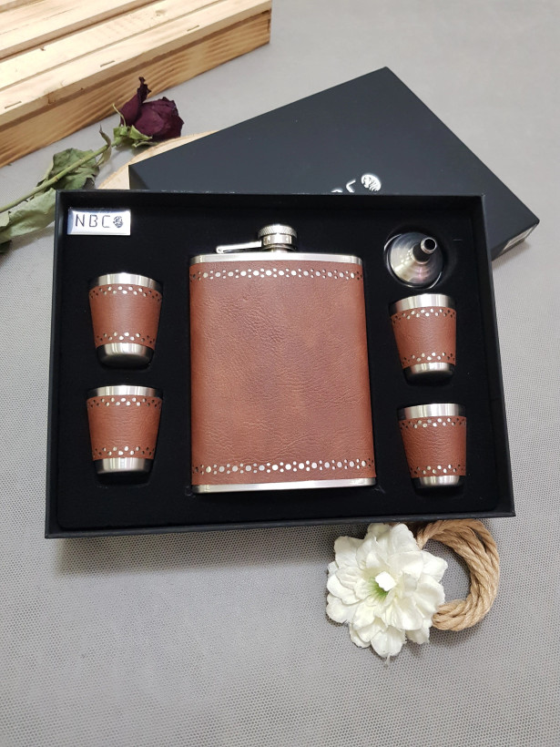 بطری جیبی چرم از برند N.B.CO با چهار شات