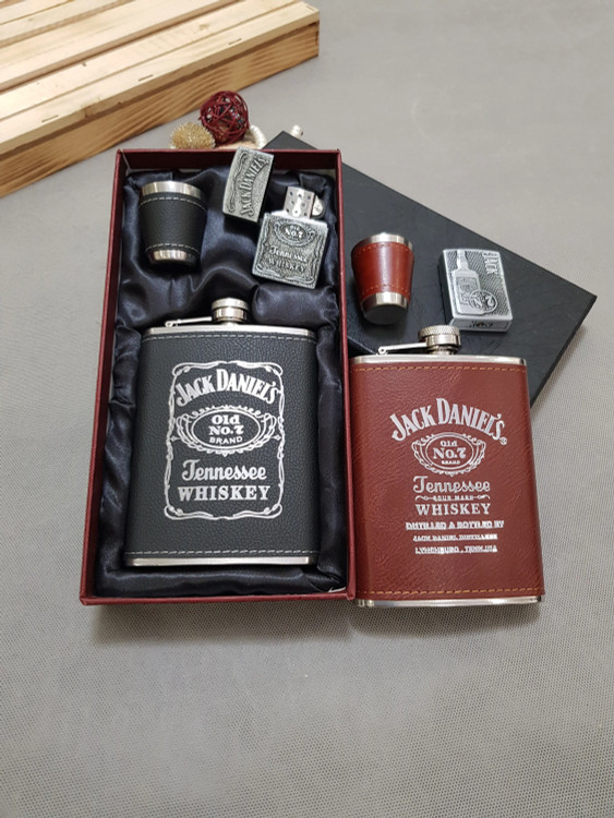 ست بطری جیبی چرم فندکدار به همراه قیف