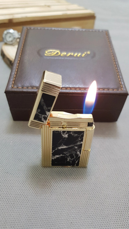 فندک گازی بغل زن مشکی طلایی لاکی دروی لاین 1