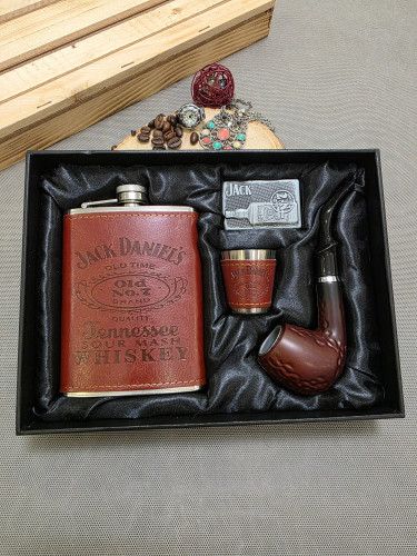 ست وی ای پی بطری جیبی استیل با روکش چرم با پیپ و فندک و شات