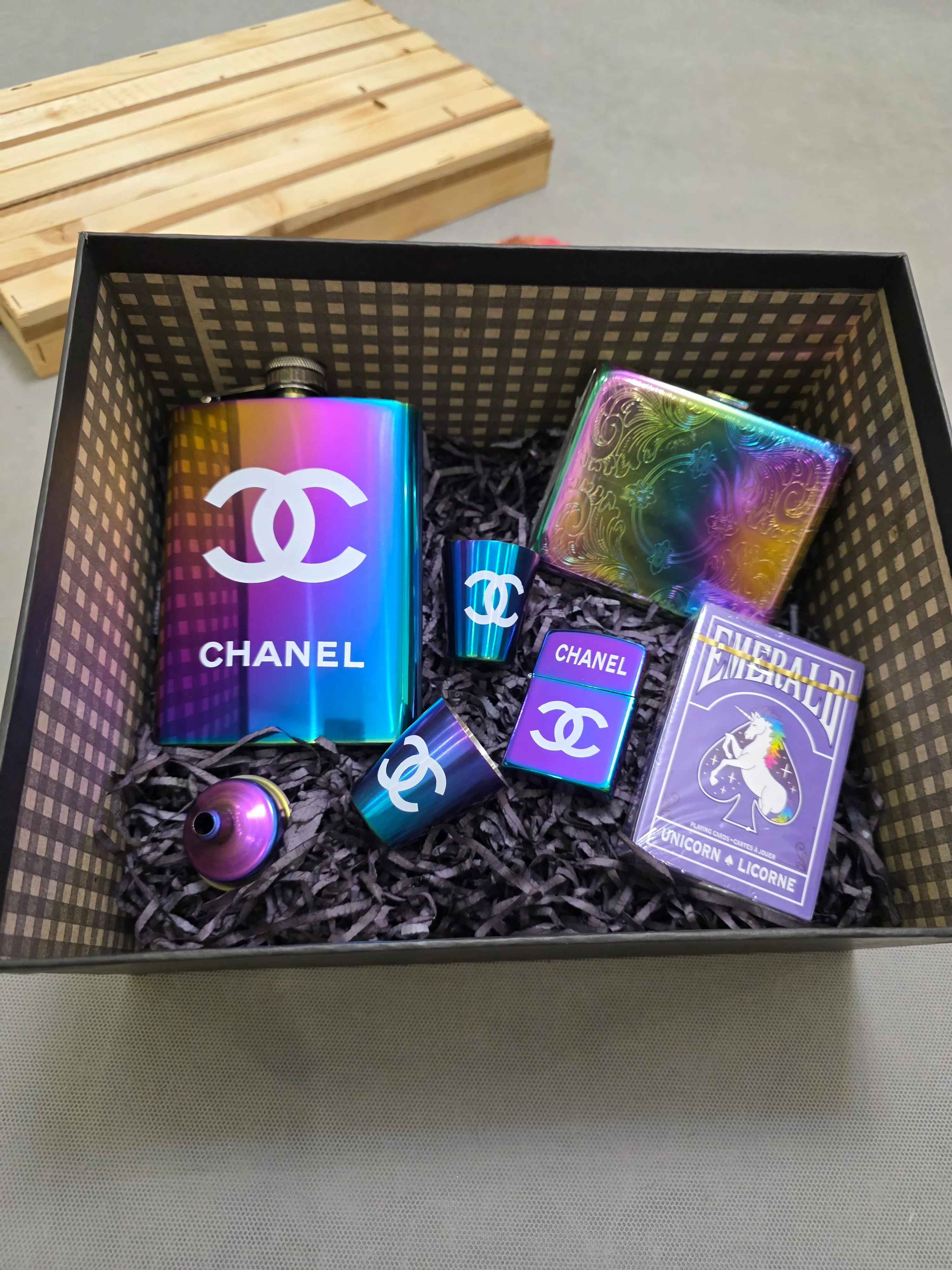 باکس وی ای پی کادویی بطری جیبی هالوگرامی