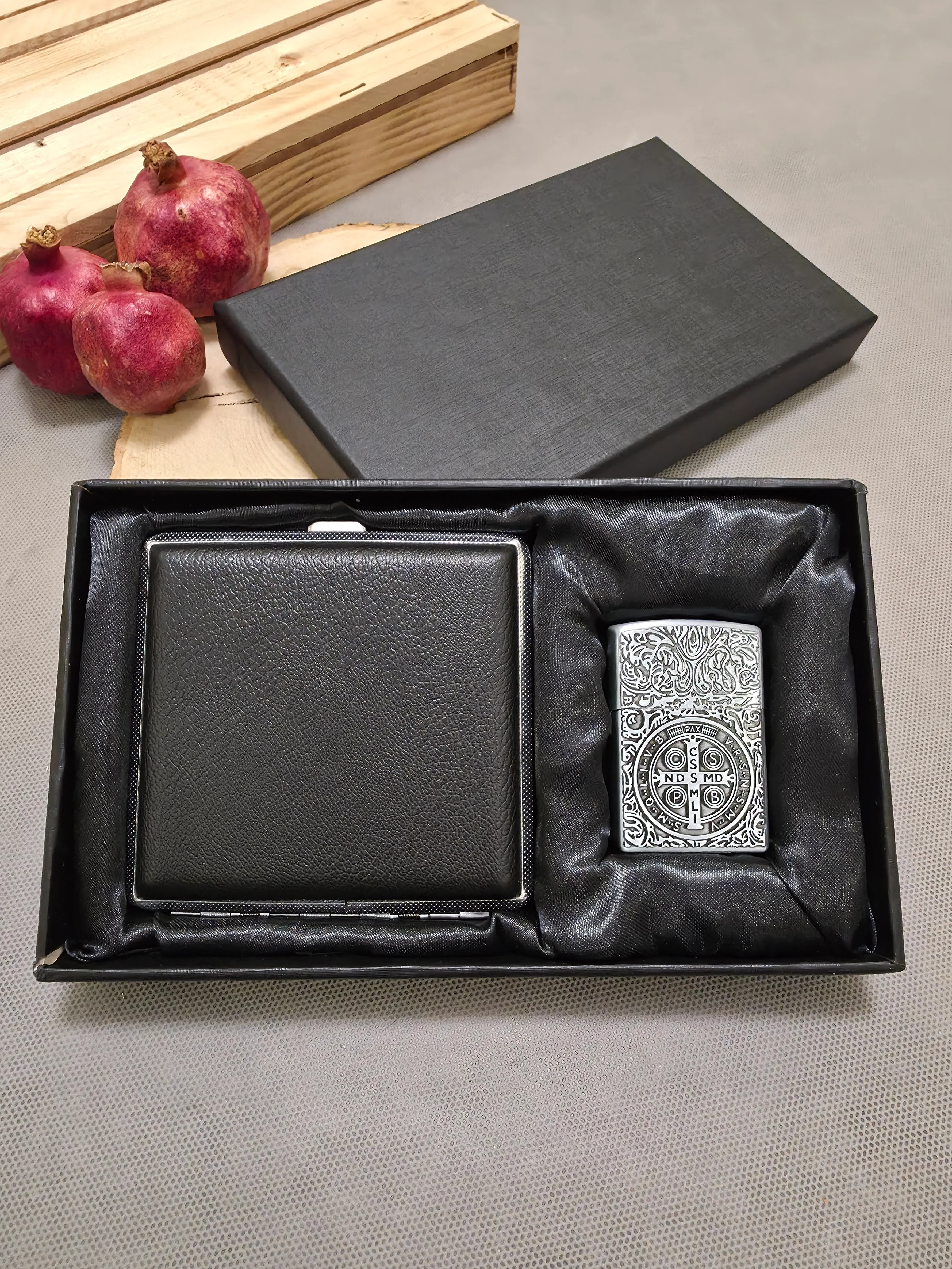 ست جاسیگاری چرم با فندک گازی کنستانتین