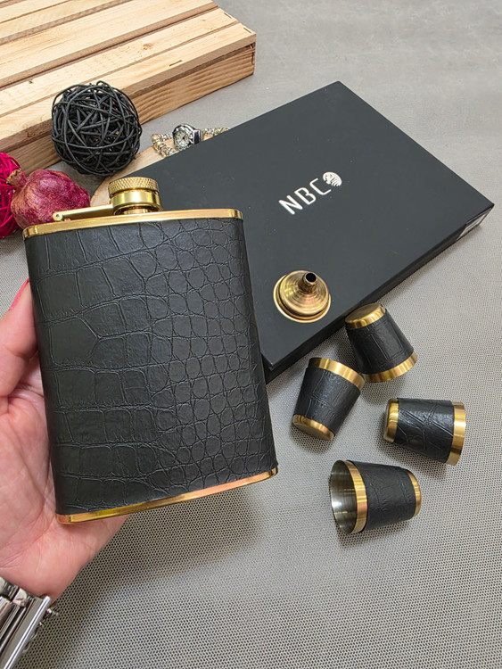 ست بطری جیبی چرم سنگی مشکی طلایی