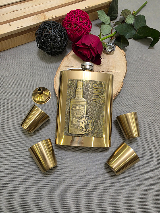 بدون تغییر بو و مزه و دارای جعبه کادویی