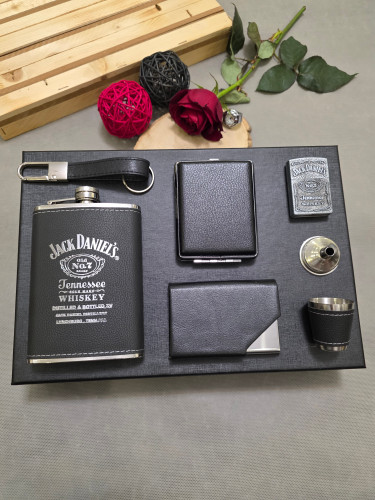 ست وی آی پی چرم جکدنیلز به همراه جاکارتی