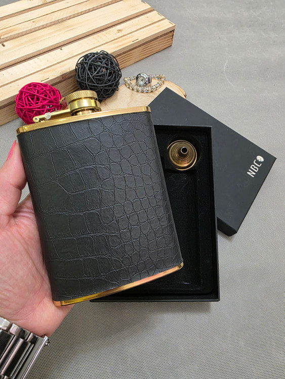 بطری جیبی استیل چرم سنگی مشکی طلایی