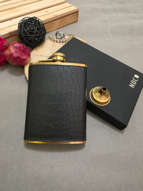 بطری جیبی استیل چرم سنگی مشکی طلایی