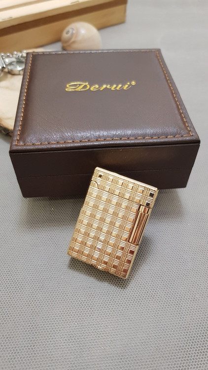 فندک گازی بغل زن طلایی لاین 1