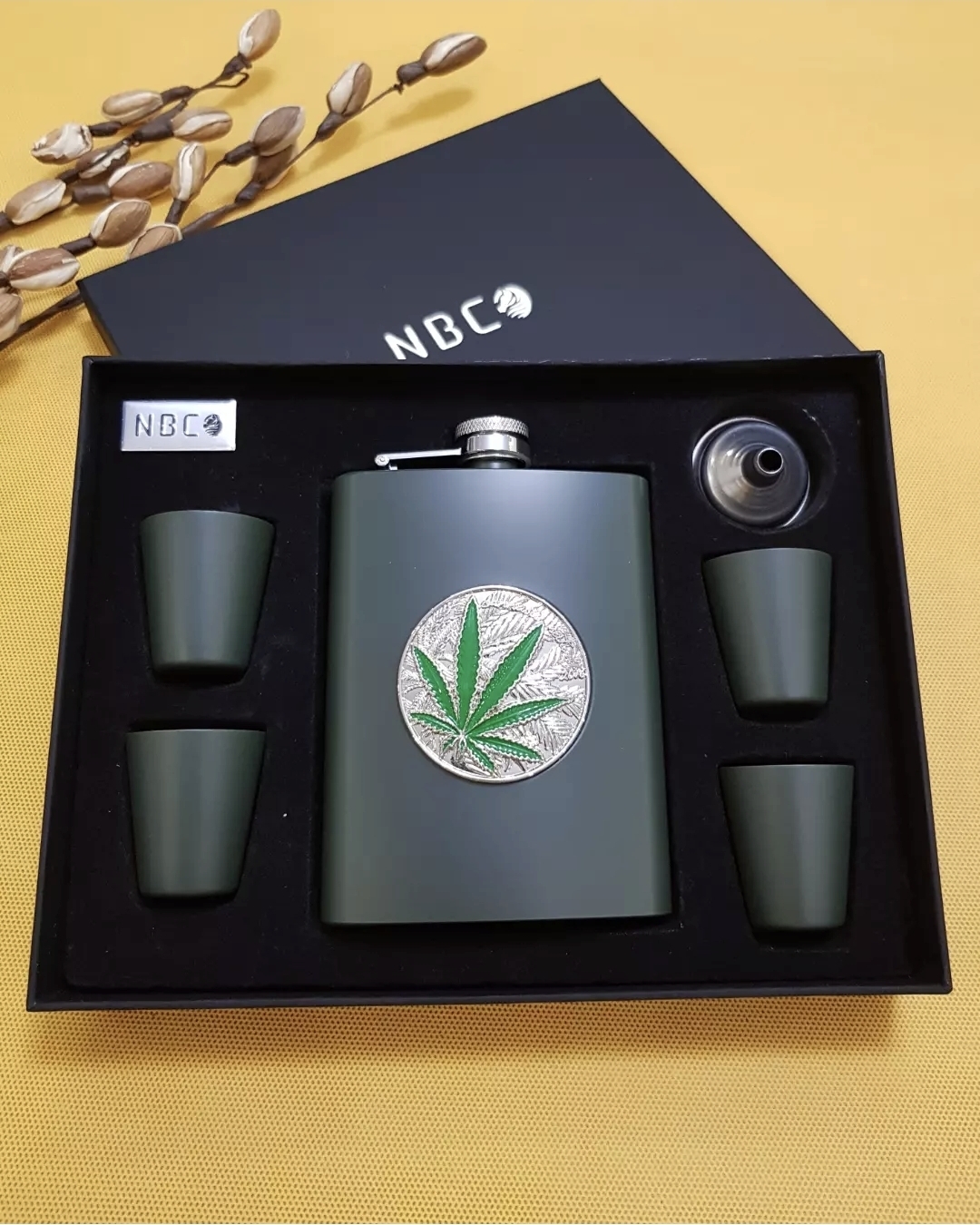 ست بطری جیبی استیل یشمی رنگ پلاکدار برگ