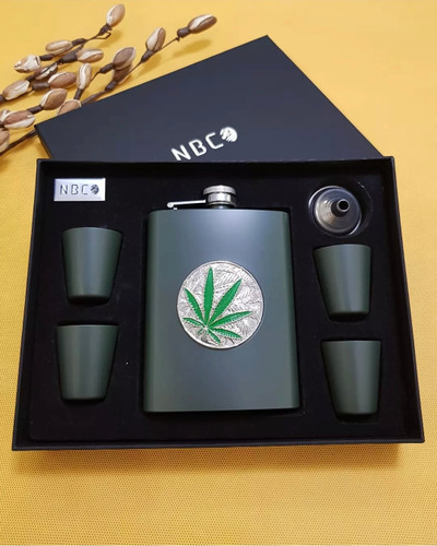 ست بطری جیبی استیل یشمی رنگ پلاکدار برگ